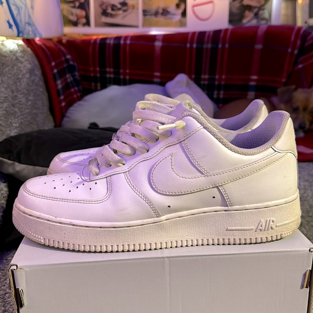 White Airforce 1s